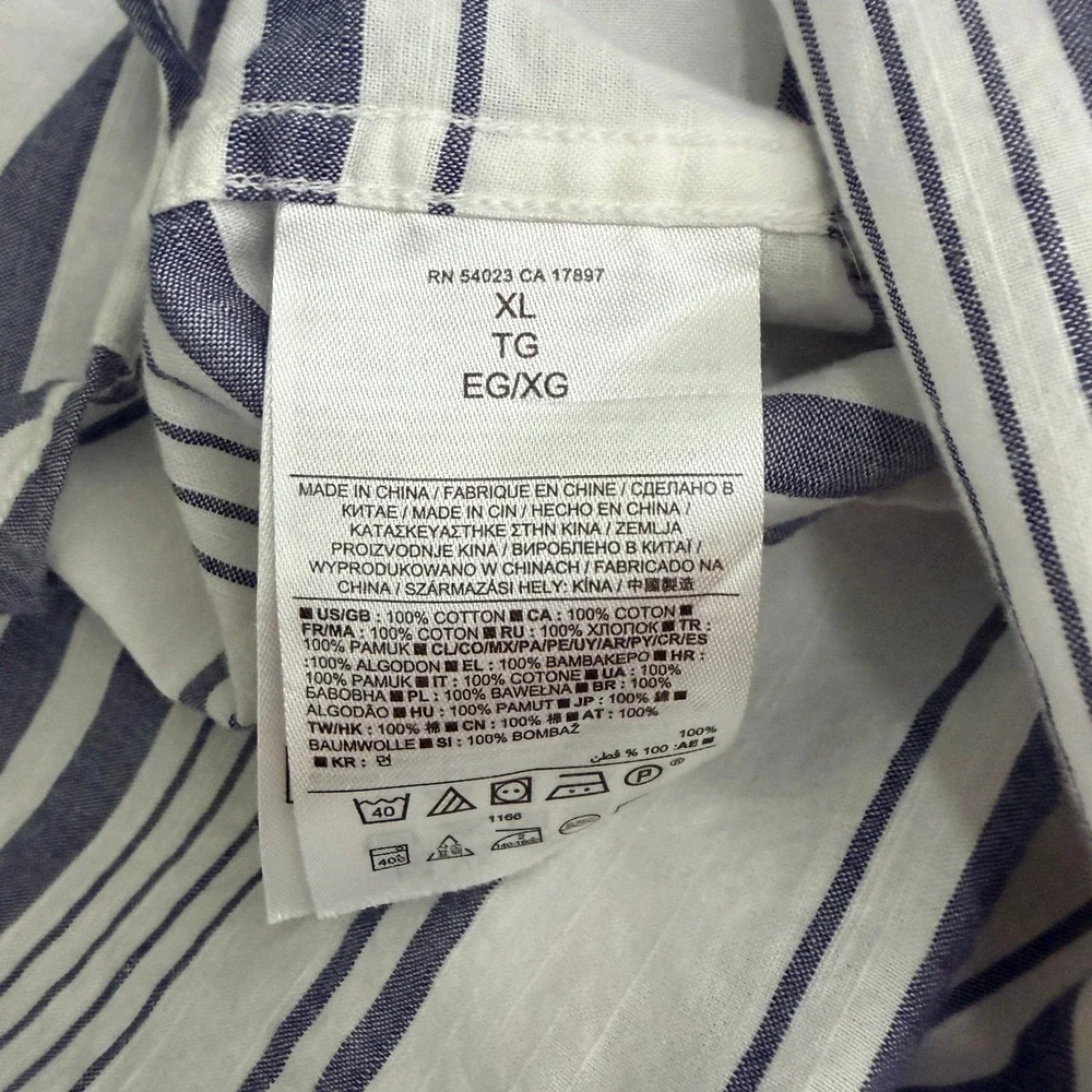 Banana Republic Lighweight Soft Wash Button Up Shirt Mens XL White Blue Striped